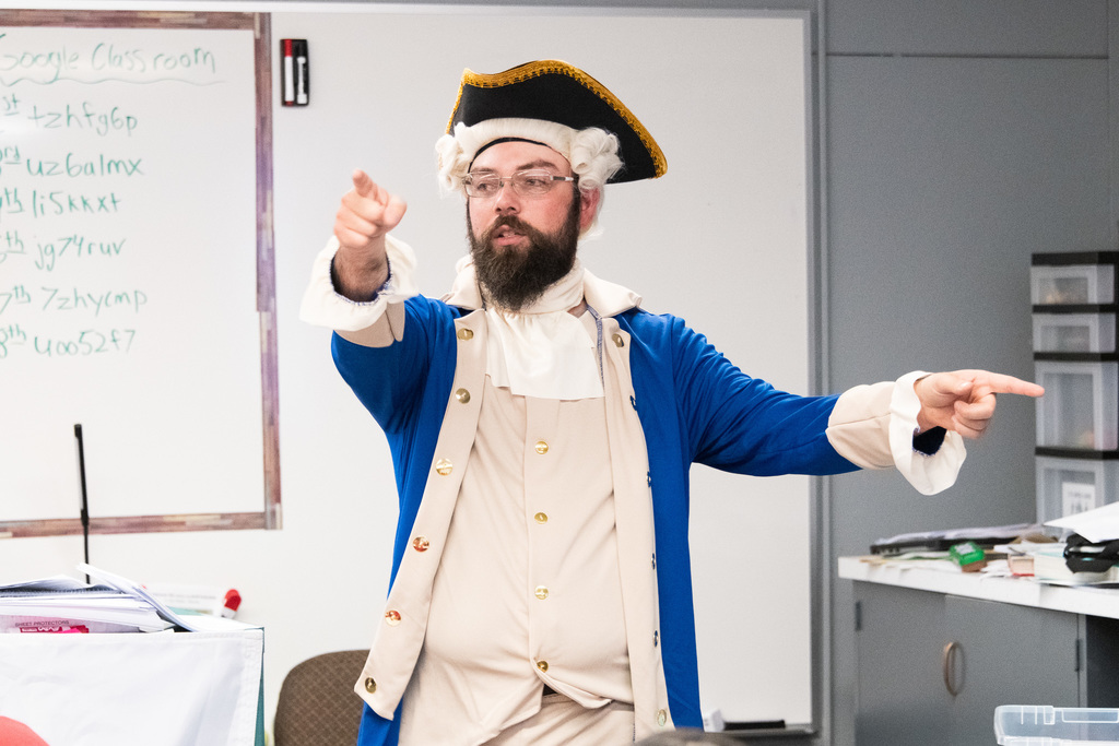 teacher dressed as George Washington